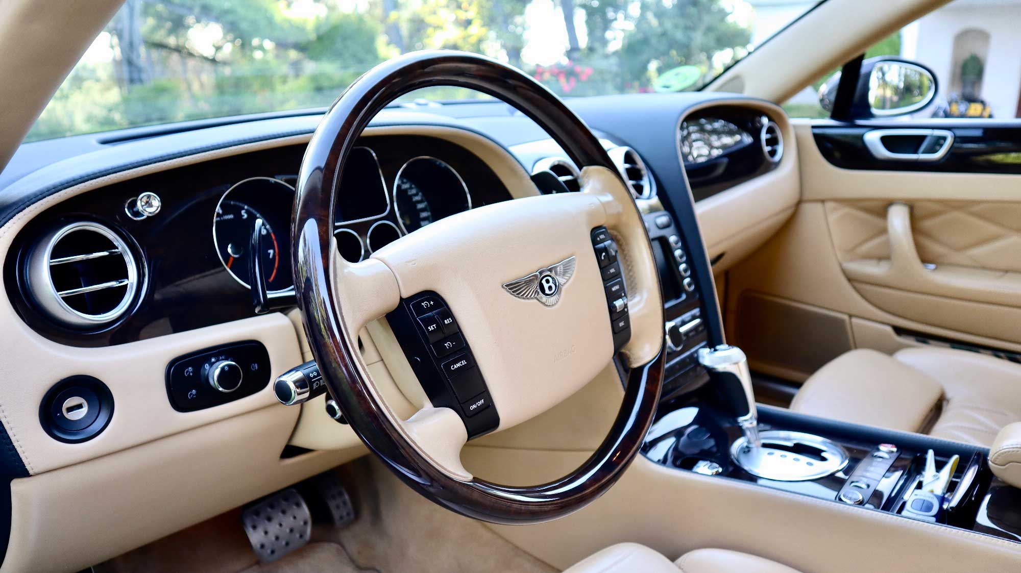 Bentley Continental interior love for classic Cars Alquiler madrid